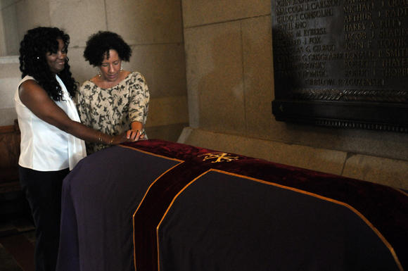 Body of 18th-century slave lies in Connecticut capitol