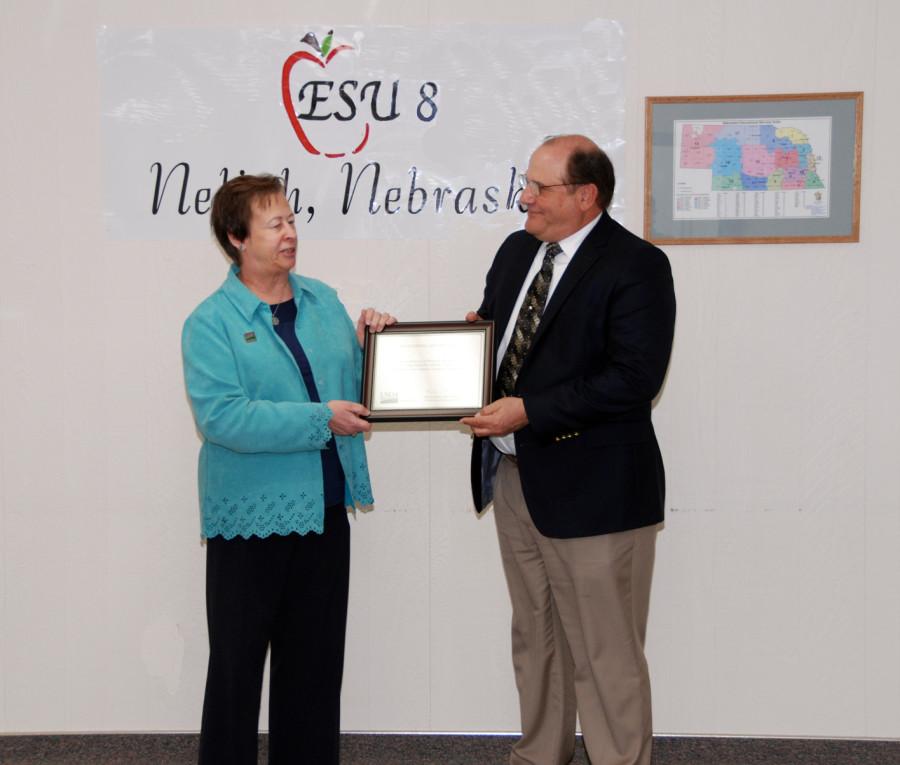         

Maxine Moul, USDA Rural Development Nebraska state director, presents a certificate to Bill Mowinkel, administrator of ESU #8, recognizing a $287,442 grant to update ESU #8s distance learning equipment to connect 30 schools with Northeast Community College. It is part of $1.2 million in funding awarded to several ESUs in the state. (Courtesy Photo)

 