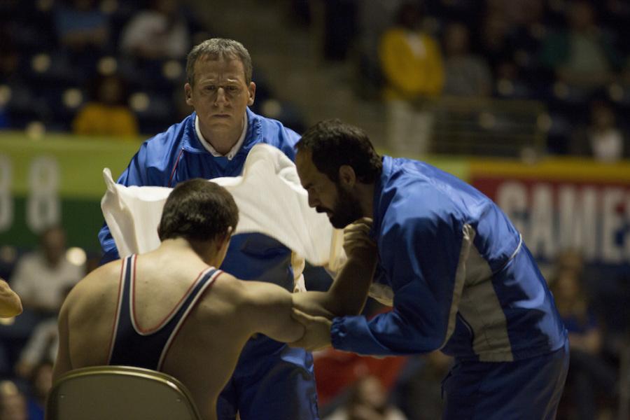 'Foxcatcher' looks at an odd intersection of wealth, sports and crimes