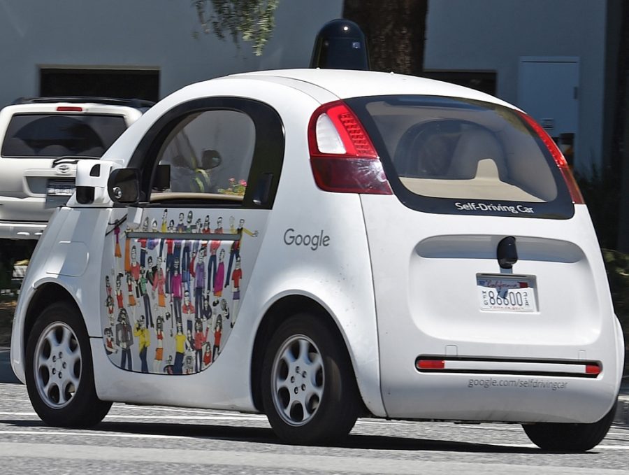 A+Google+self-driving+car+moves+along+the+roadway+at+the+companys+headquarters+on+May+17%2C+2016+in+Mountain+View%2C+Calif.+%28Andrej+Sokolow%2FDPA%2FZuma+Press%2FTNS%29