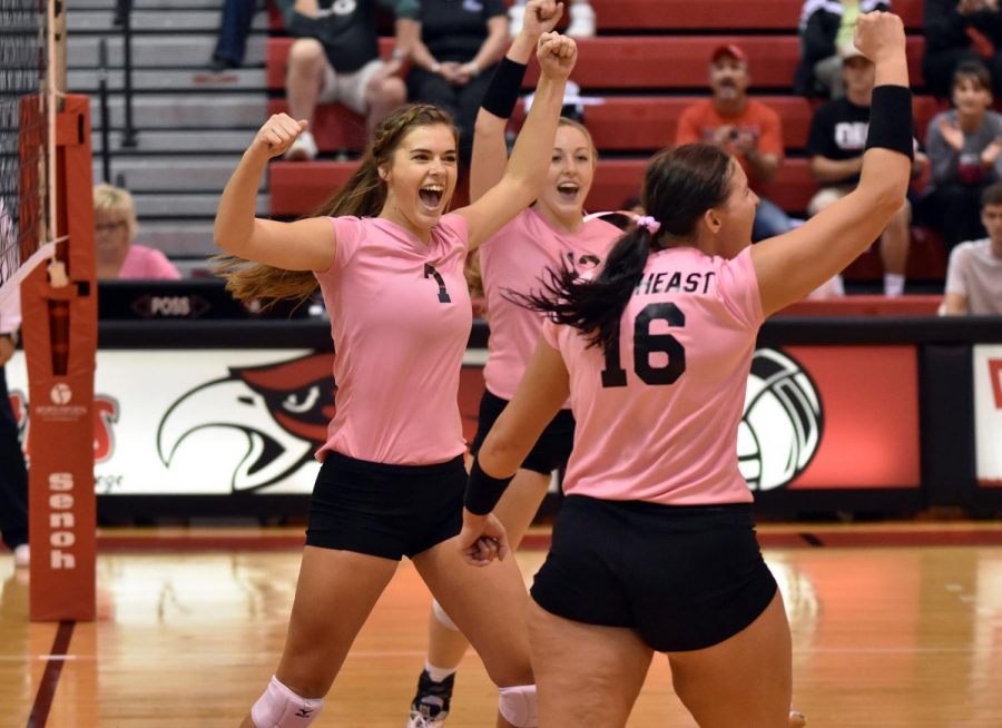 Hawks volleyball upsets #10 Central at Dig Pink night