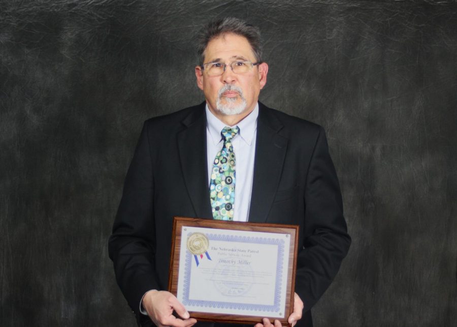 Northeast Community College Media Arts instructor Timothy Miller receives Public Service Award from Nebraska State Patrol Troop B
